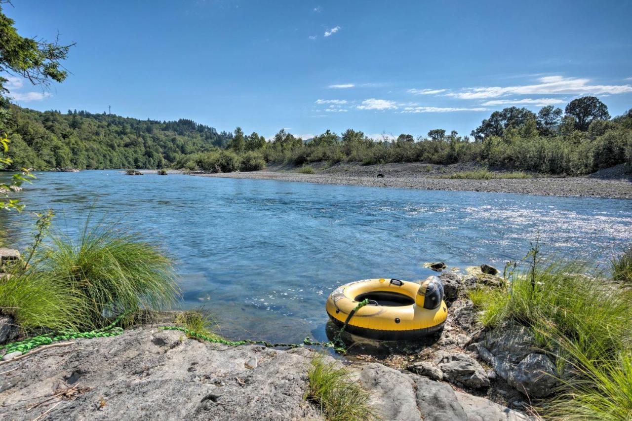 Quaint Riverside Reprieve With Kayaks And Floats! Brookings Exterior foto