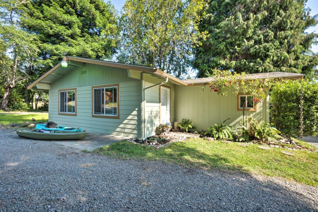 Quaint Riverside Reprieve With Kayaks And Floats! Brookings Exterior foto
