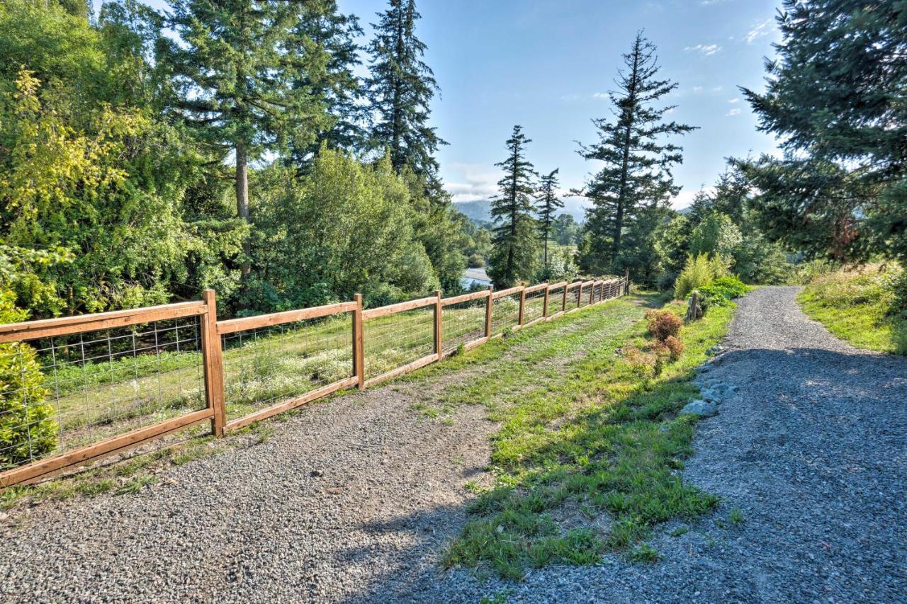 Quaint Riverside Reprieve With Kayaks And Floats! Brookings Exterior foto